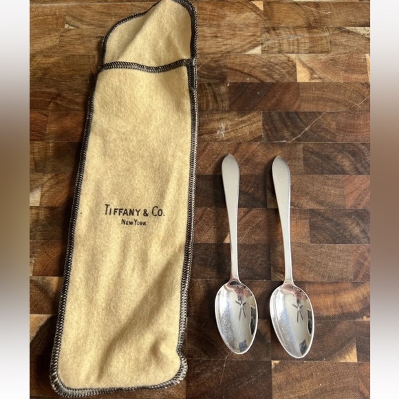 Tiffany & Co. Faneuil Sterling Silver 4.25” Teaspoon Set from 1910s with Dustbag - Picture 13 of 13
